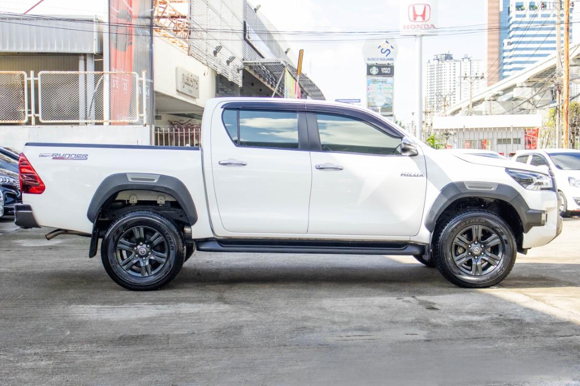 Toyota Hilux Revo Doublecab 2.4 Entry Prerunner M/T 2023 *SK2031*